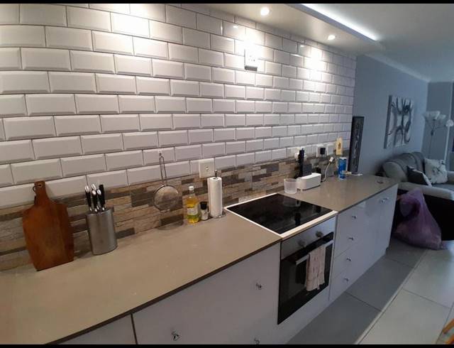 2 BEDROOM PROPERTY TO RENT IN SEA POINT